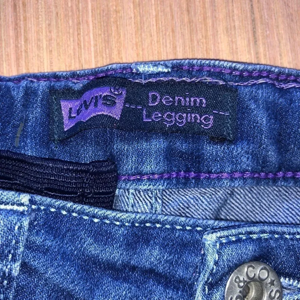 Levi's Classic Denim Legging Jeans - Picture 6 of 11